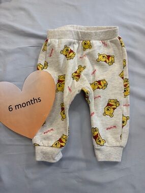 H&M - LIKE NEW - Cream Joggers with Yellow Winnie the Pooh Print